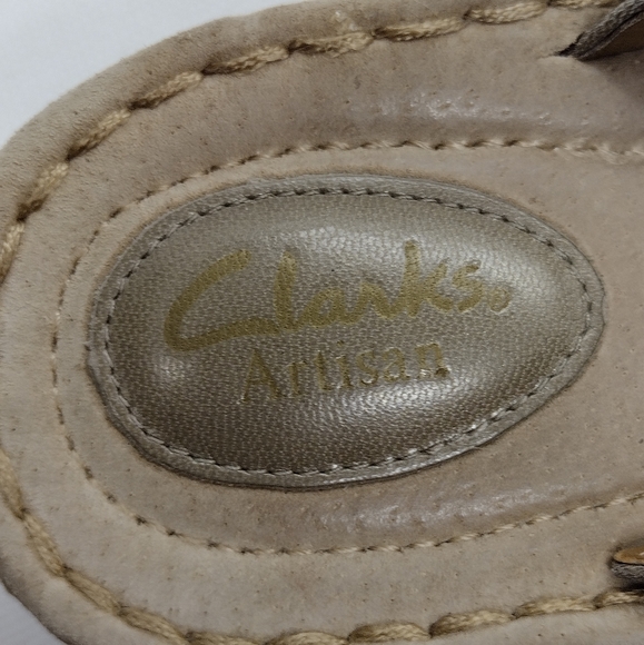 Clarks Women's Sandals in Taupe with Floral Accents - Picture 9 of 12